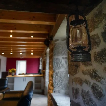 Casa de Férias La Maison De Clemence 6 Personnes Mialanes