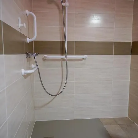 La Maison De Clemence 6 Personnes Mialanes