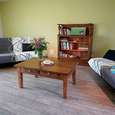 Casa de Férias La Maison De Clemence 6 Personnes Mialanes