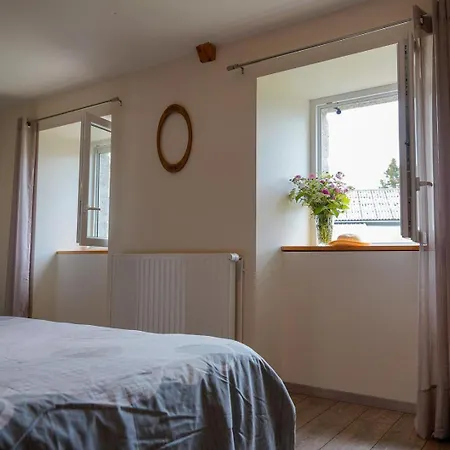 Casa de Férias La Maison De Clemence 6 Personnes Mialanes